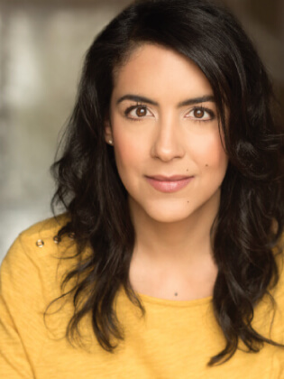 Catalina Parks Bilingual On-Camera and Voice Actor contact headshot